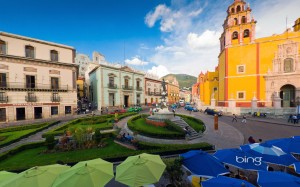 Plaza de la Paz with the Basilica de Nuestra Senora de Guanajuato in background, Guanajuato, Mexico