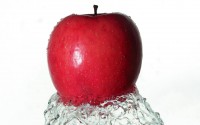 red apple