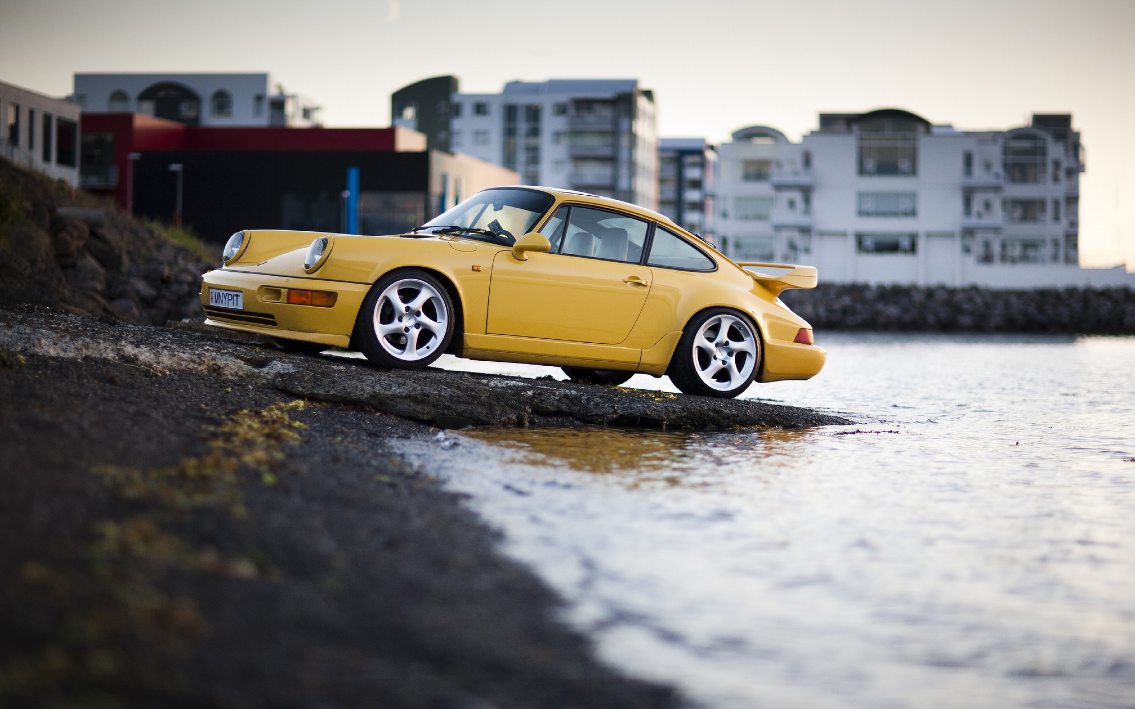 91 1080p. Porsche 911 4к. Porsche 911 1920х1080. Porsche 911 Wallpaper. Порше 911 желтый на обои.